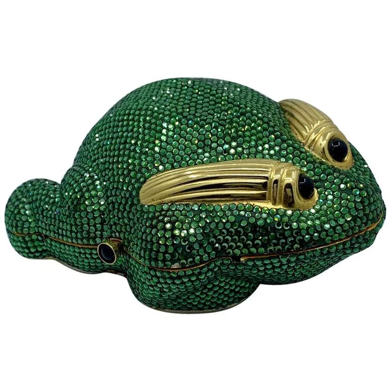 9 Judith Leiber Bags That Look Like They Belong in a Fairy Tale 8.webp